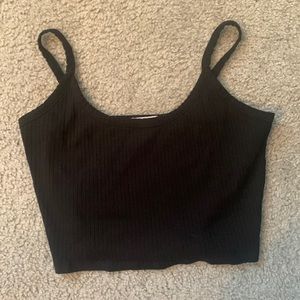 Plain black Tilly’s crop top